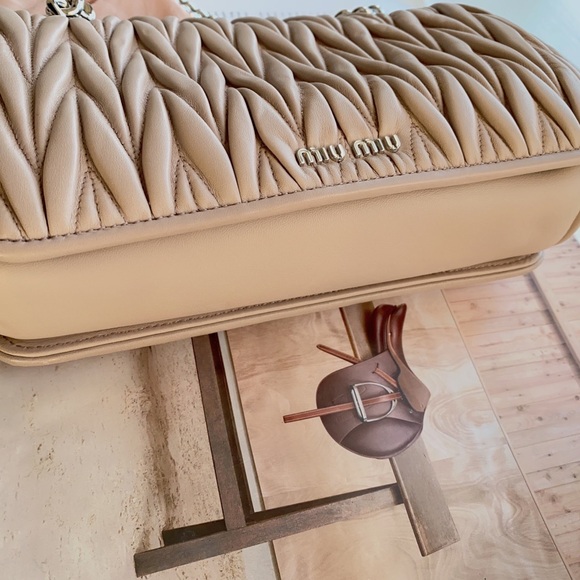 MIU MIU Nappa Matelasse Club Shoulder Bag Camme - Picture 7 of 9